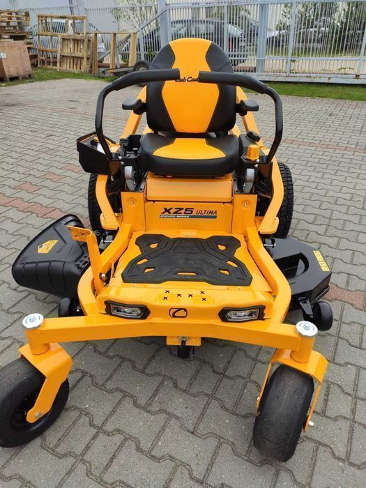 Traktor Zero-Turn Cub Cadet XZ5 L 127 KAWASAKI