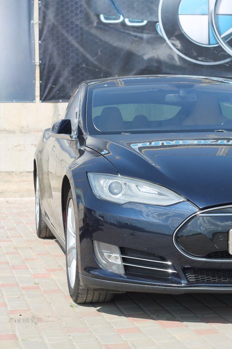 Tesla S Перфоманс P85