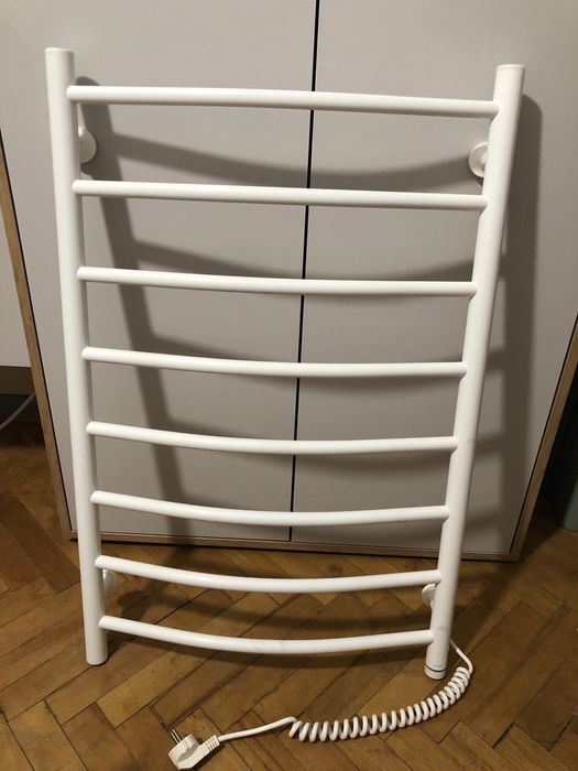 Електрична рушникосушарка Laris класік