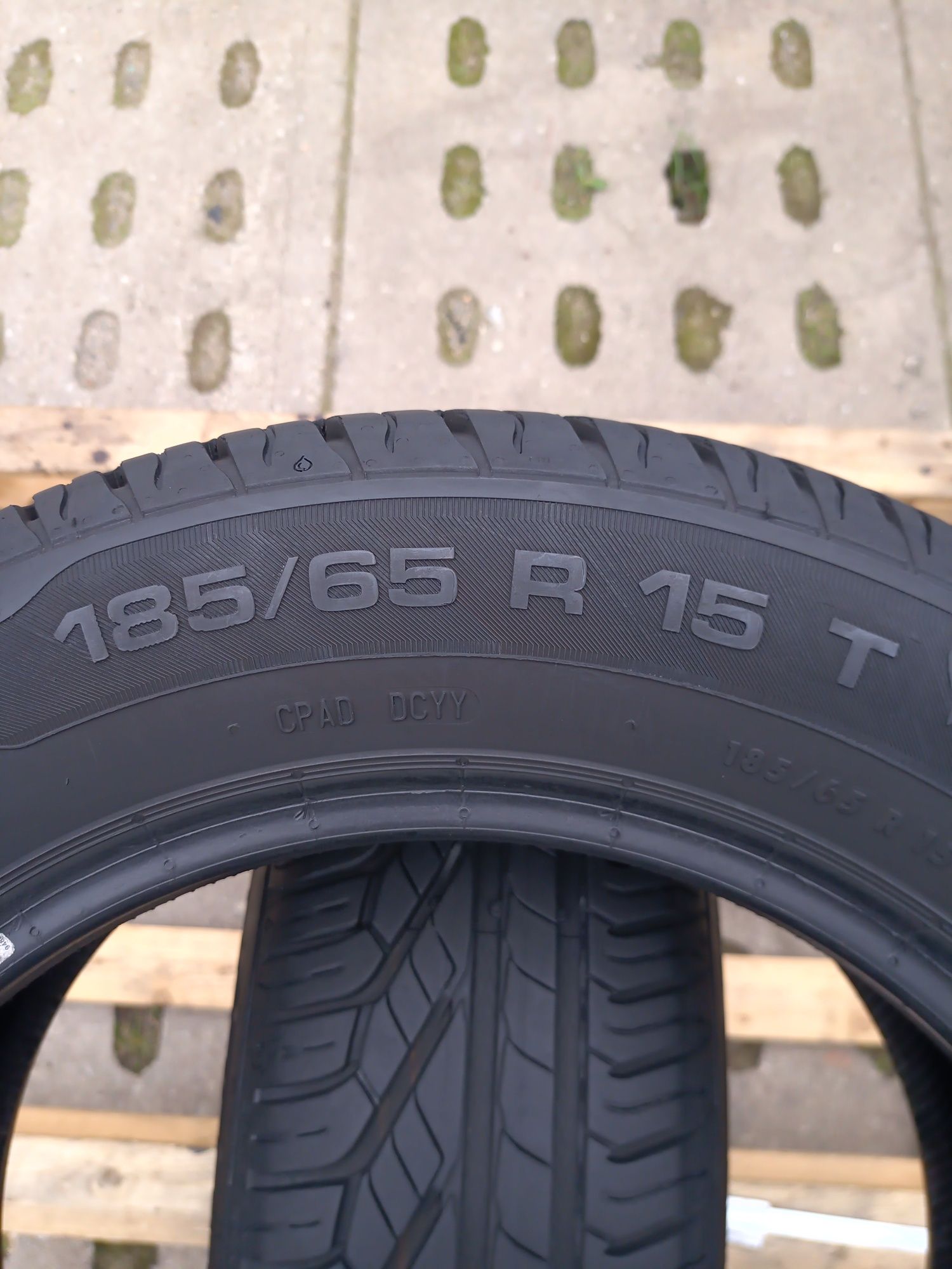 2 X Opony Letnie 185/65 R15 Uniroyal