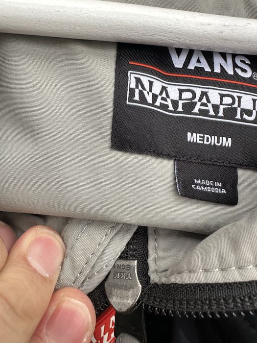 анорак Vans x Napapijri