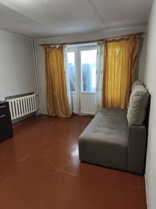 Сдам однокомнатную квартиру Нахимова 1 этаж