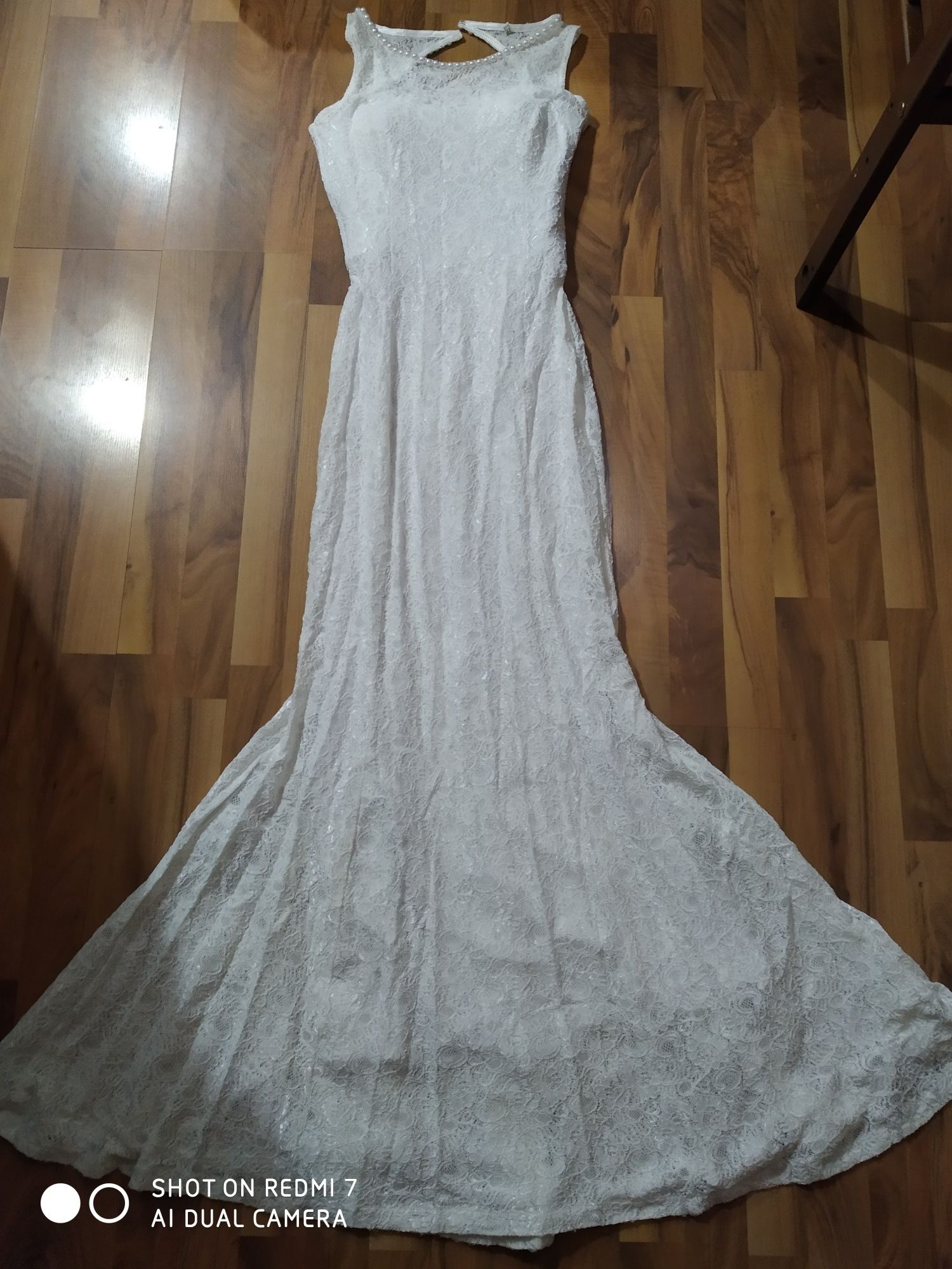 Платье гипюровое белое в пол. С жемчугом.