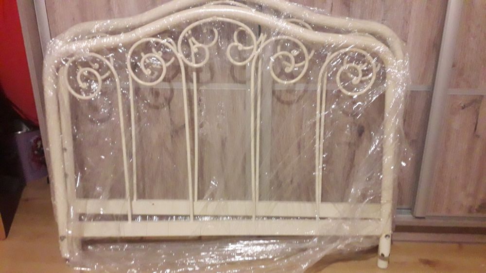 Łóżko dla dziewczynki metalowe