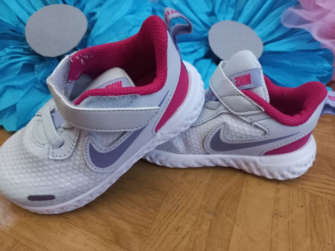 Nowe buty Nike dla dziewczynki