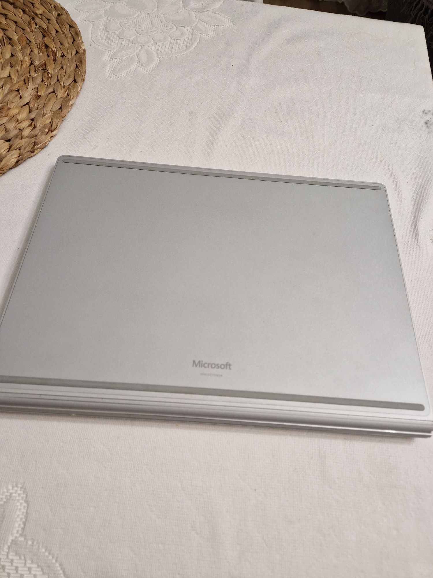 Microsoft Surface book 2, 13"  8Gb. Ssd 256gb /tablet