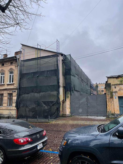 Продаж будинку Пекарська, заготовка під готель, 700м2
