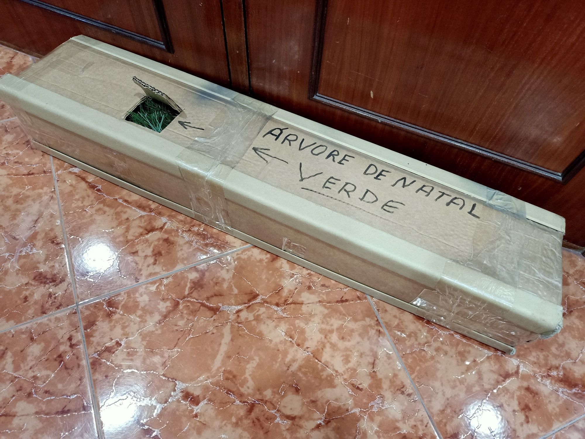 Árvore de Natal enfeites casa quarto apartamento vivenda escritório.