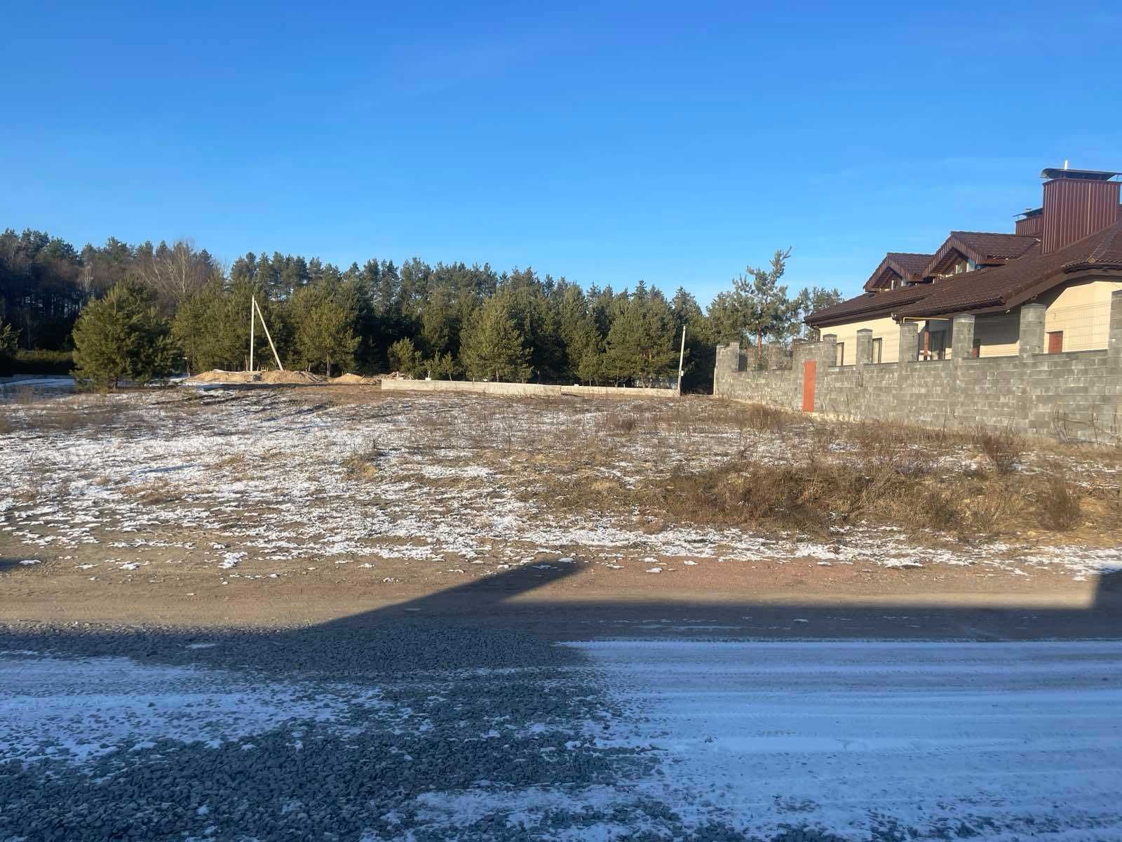 Ділянка під забудову в мальовничому місті поблизу Житомира