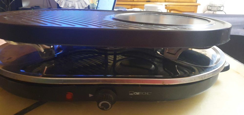 Mocny grill stołowy Clatronic 1200W