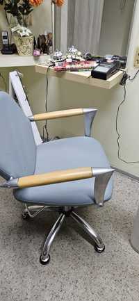Fotel fryzjerski po renowacji