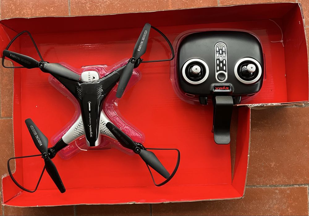 Drone com câmera HD- SYMA Z3