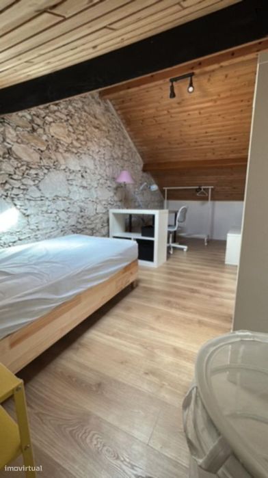 Quarto - localizado em Amadora Lisbon