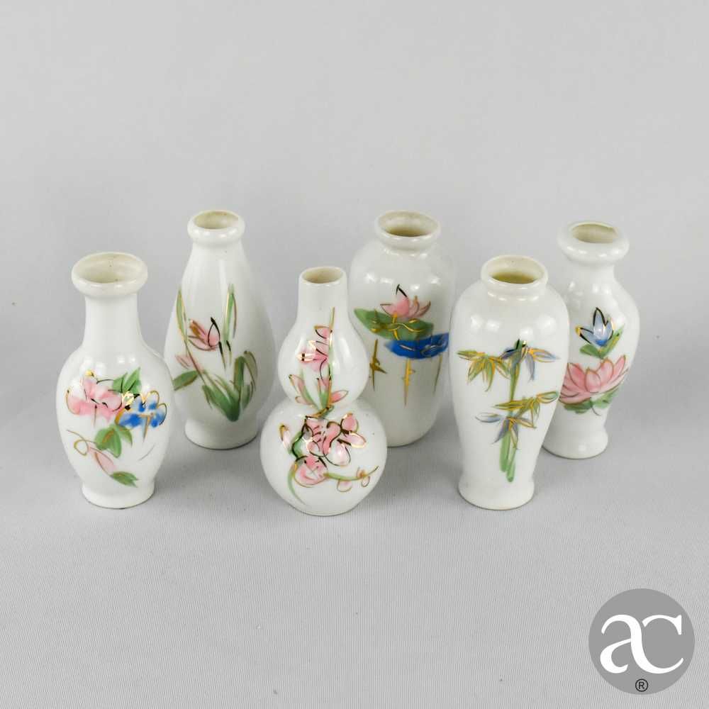 Conjunto de 6 pequenas jarras em porcelana da China