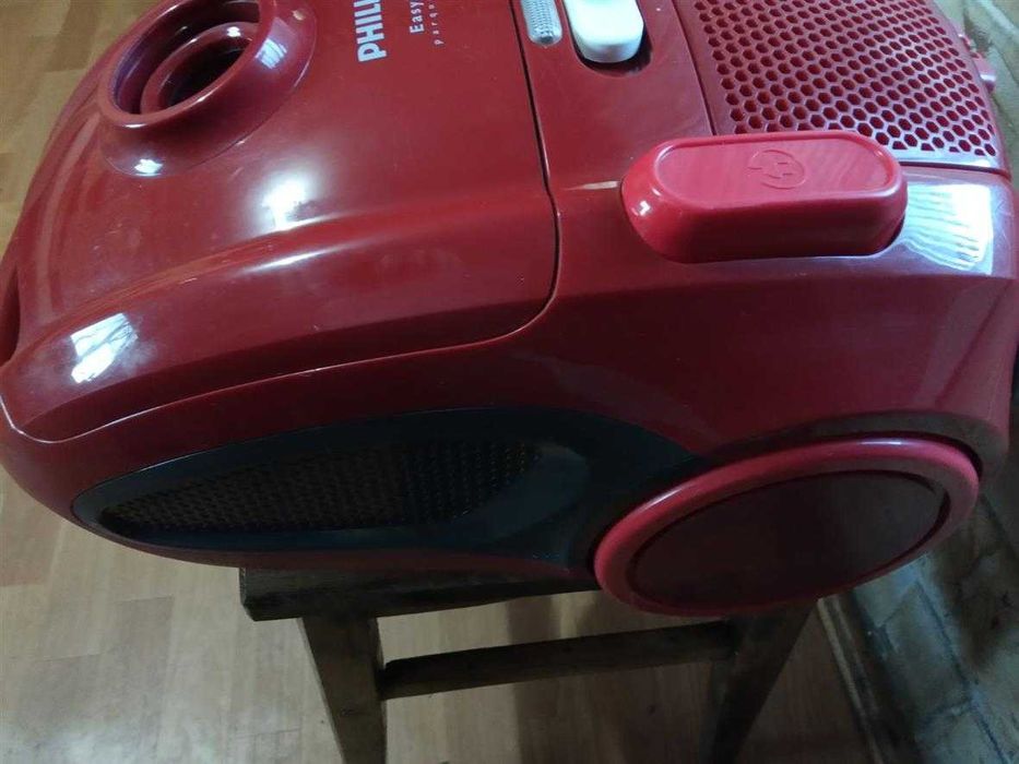 Пилосос філіпс..