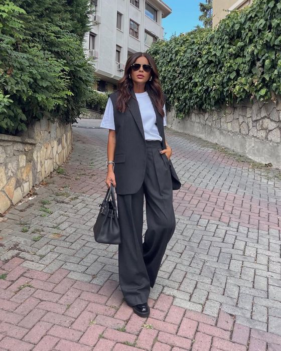 Костюм від ZARA жилет та брюки, М