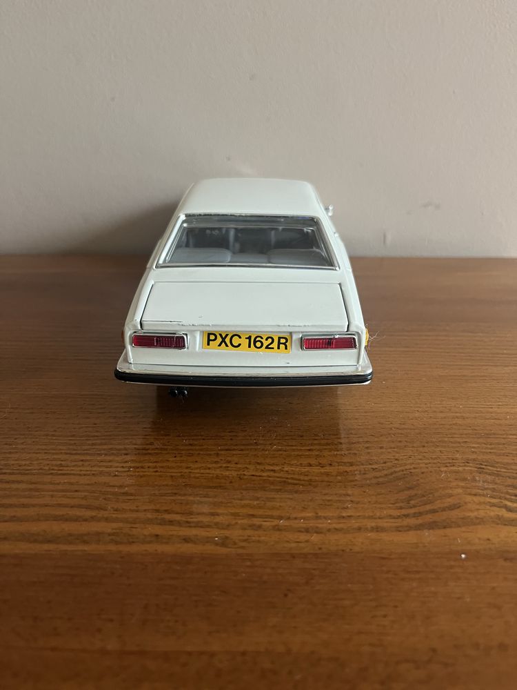 Burago - Rolls Royce Camargue - 1:22