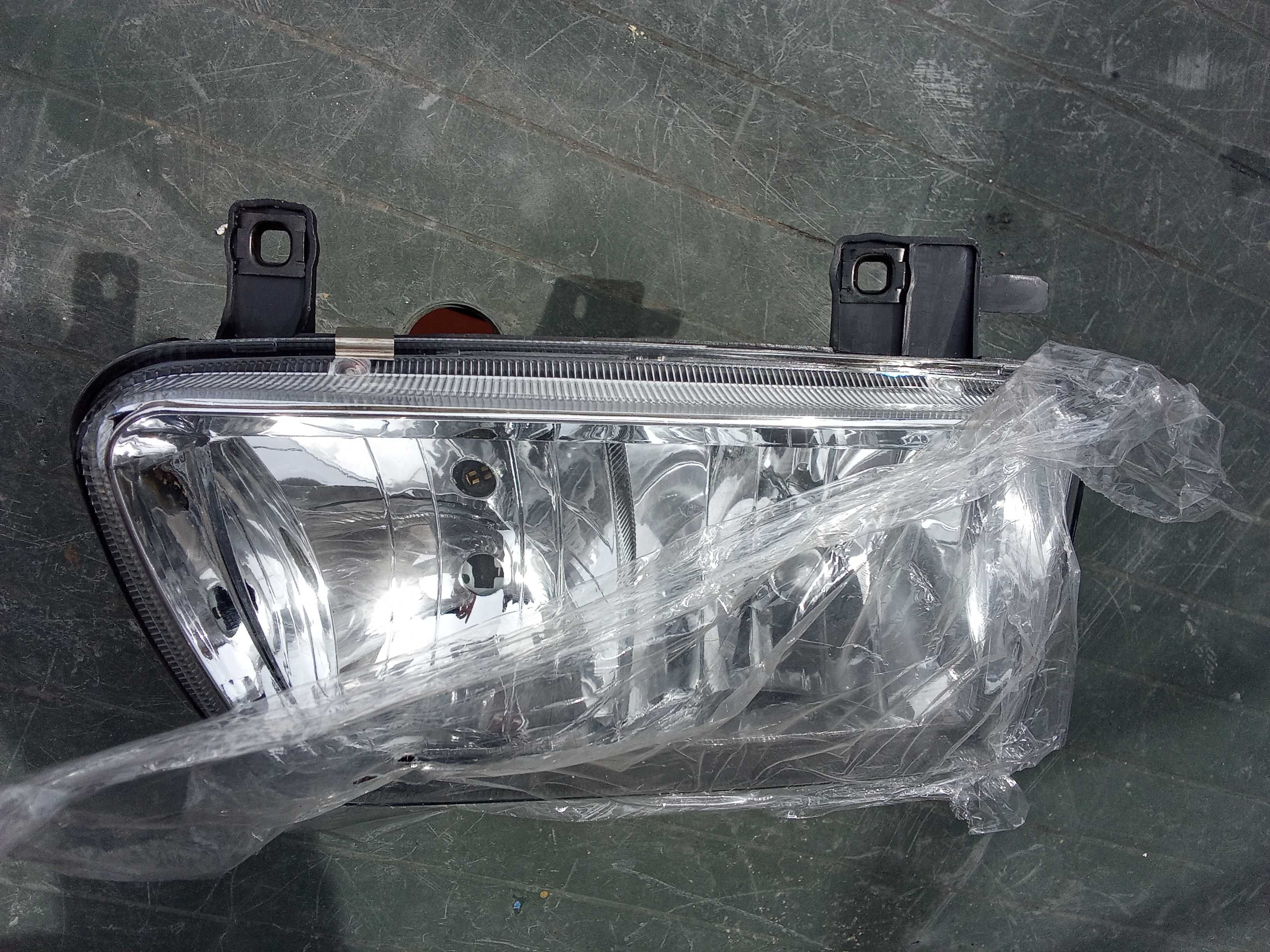 Farol Principal Direito Volkswagen Polo III H1+H7 Manual/Eletrico