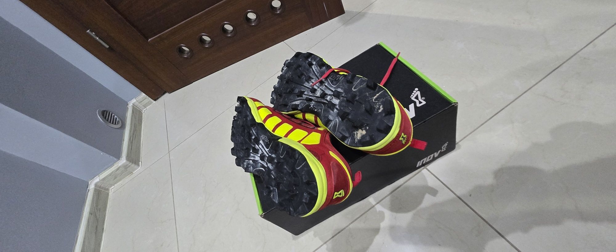 Sprzedam buty Inov-8 model X-talon 212 - 42.5 - NA GWARANCJI do OCR.