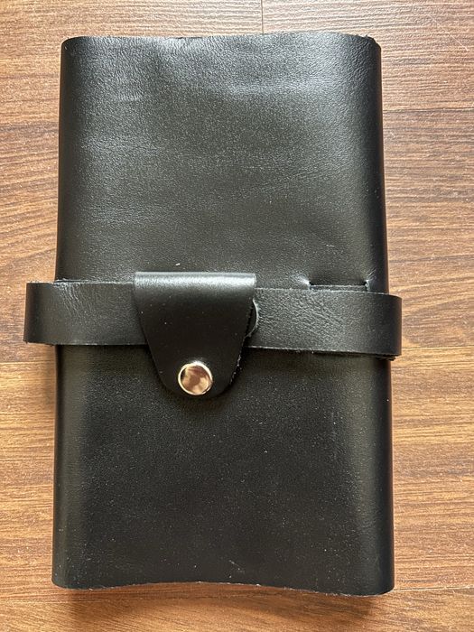 Шкіряний органайзер для проводів, навушників, зарядних та іншого