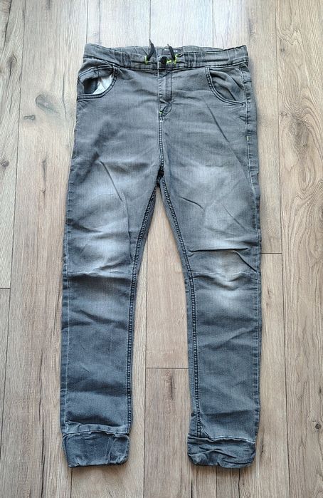 Spodnie jeansy dżinsy chłopięce joggery szare Reserved 170