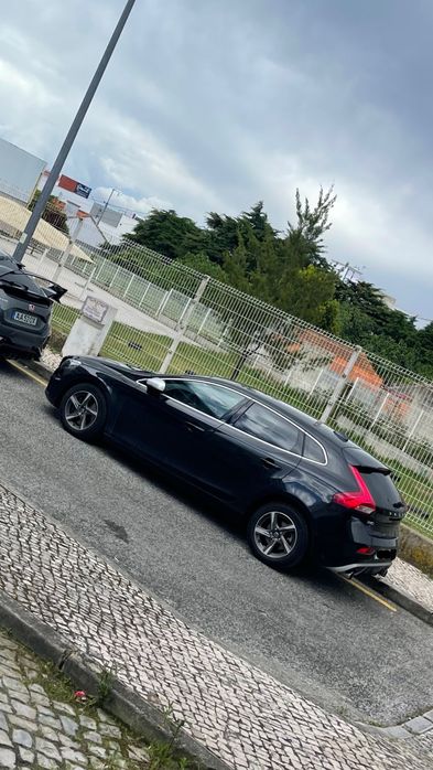 Volvo v40 D4 R-Desing 190cv Biturbo