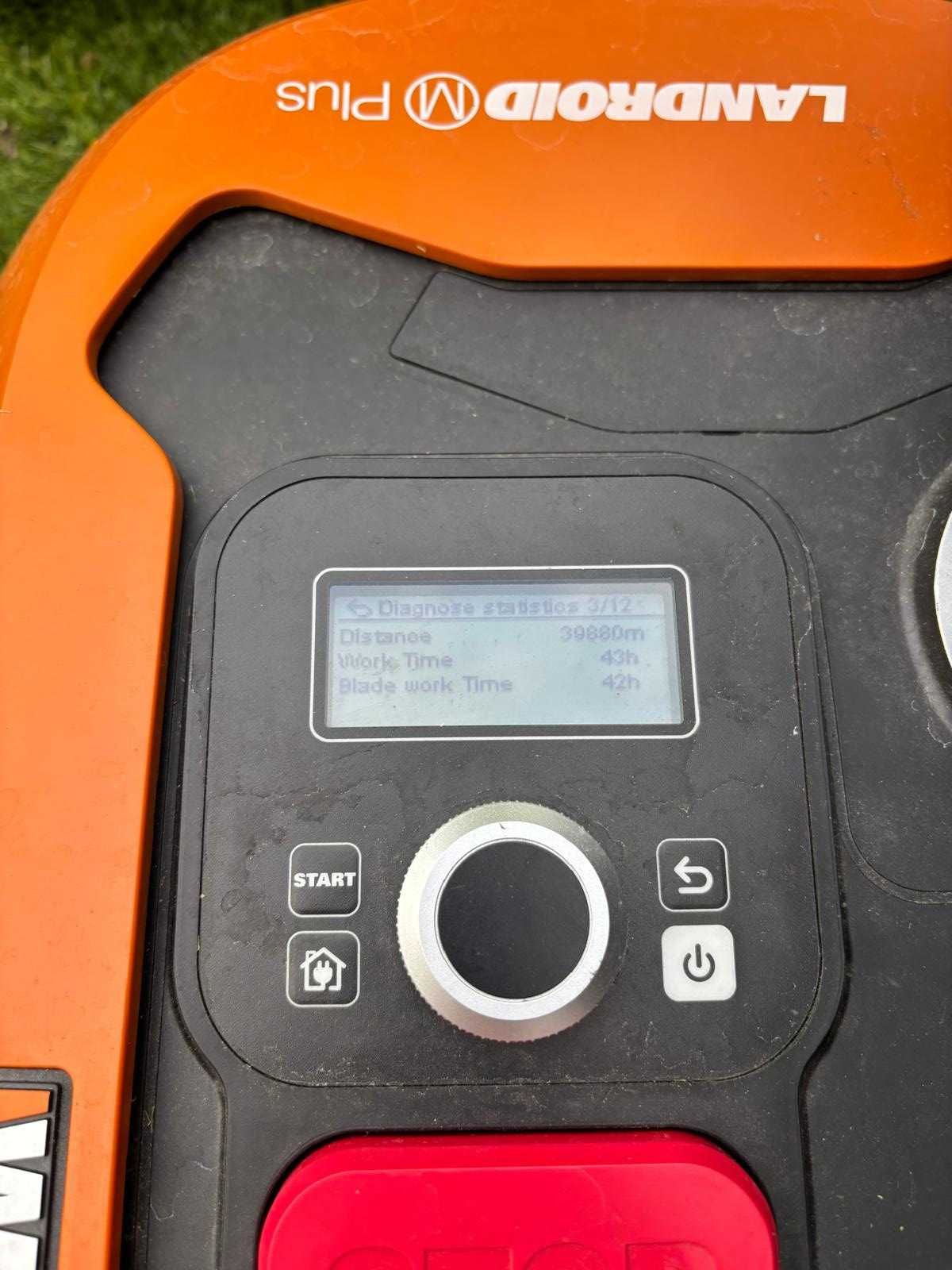 Robot koszący Worx Landroid M500+ WR165E 500m2 + Daszek WA0810