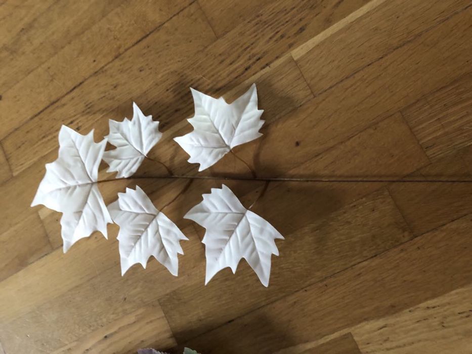 Zestaw sztucznych liści