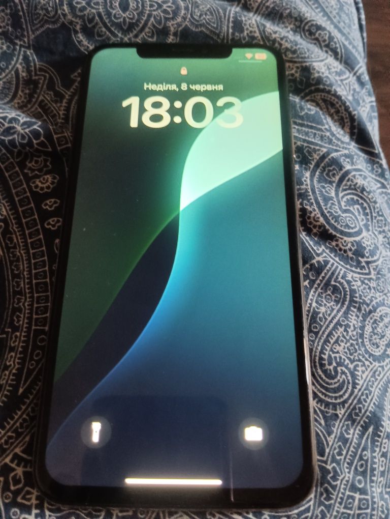 Iphone xs max 256 newerloc