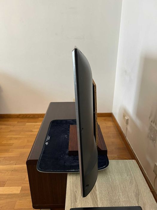 TV 43" LG ULTRA HD 4K + Suporte de Parede (USADA - COMO NOVA)