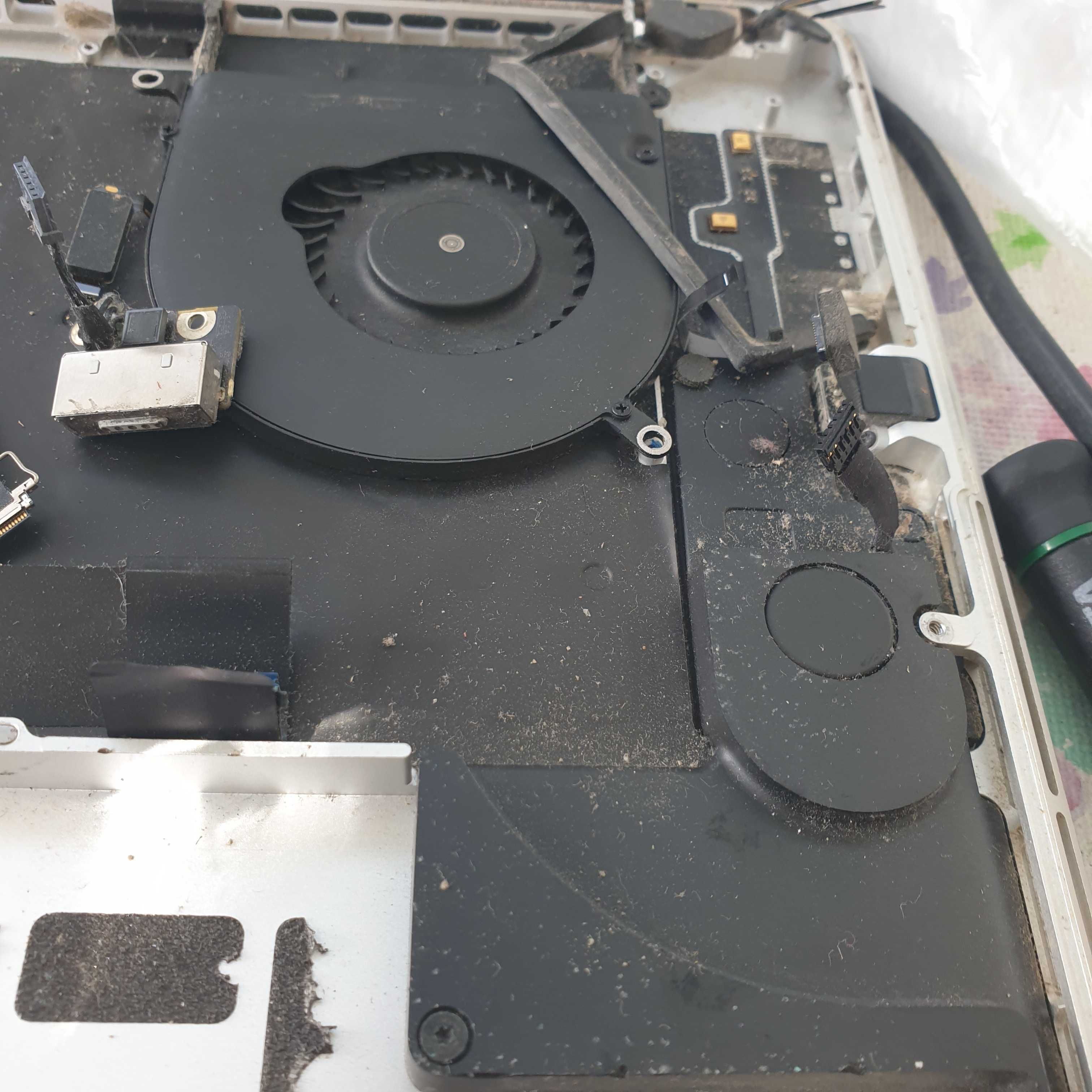 carcaça com teclado MacBook Pro 15" A1398, rest peças sob cons