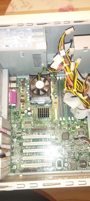 Torre c/ cpu P4 1.5Ghz s423