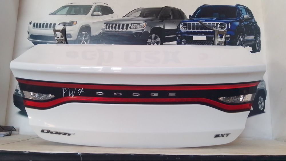 Ліхтар (фара) задній Dodge Dart лівий правий та центральний