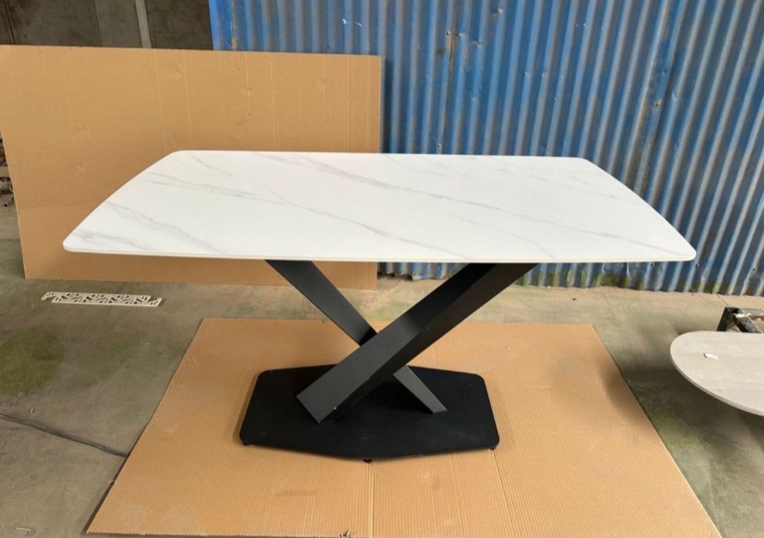 Stół 140x80x75 z spieku kwarcowego