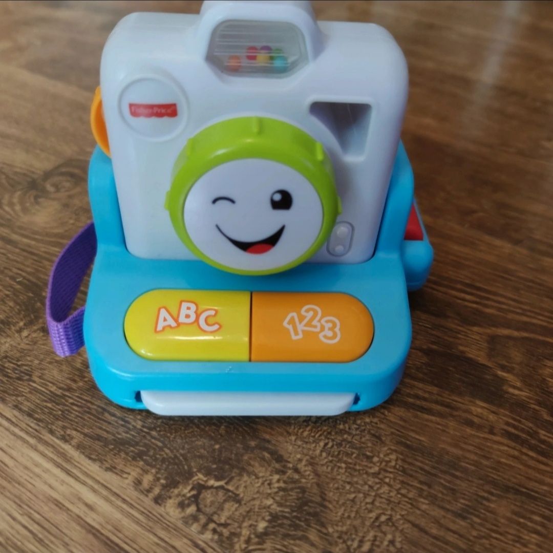 Fisher Price wesoły aparat fotograficzny 6m+