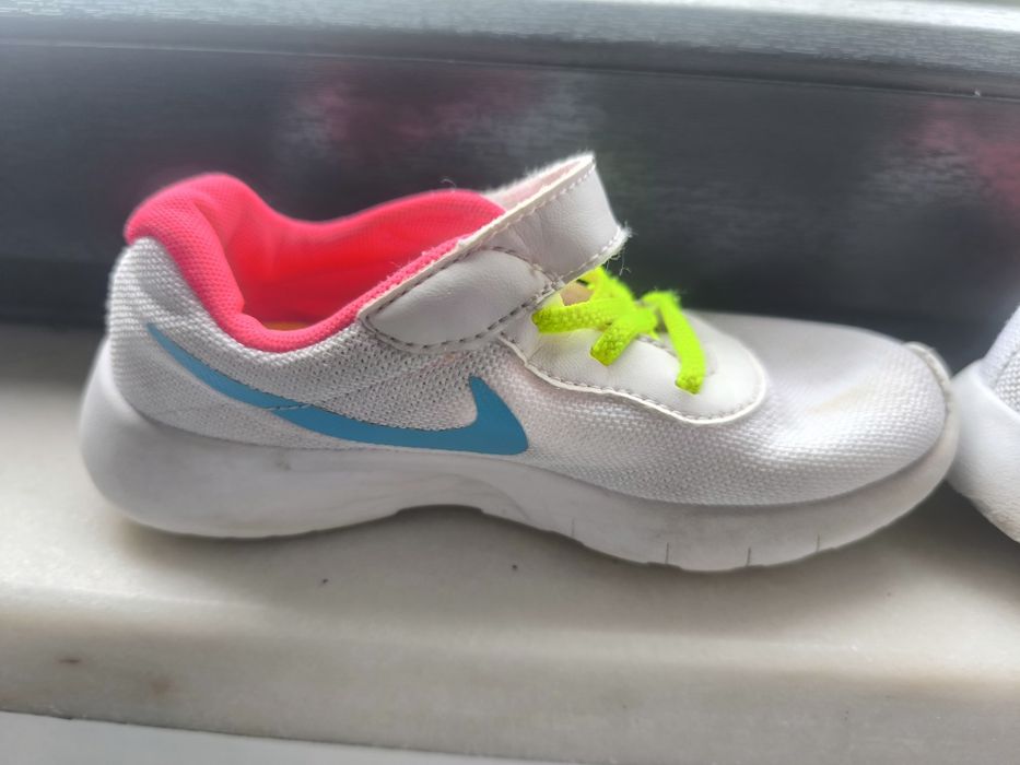 Tênis Nike tamanho 27