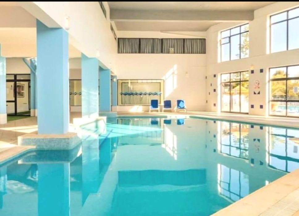 T1 em Condomínio com Piscinas e Jacuzzi – Arrendamento Temporário (