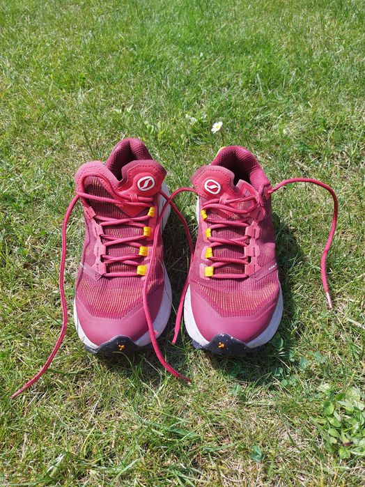 Buty biegowe scarpa spin planet woman