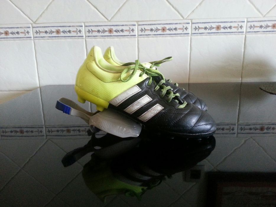 Chuteiras Adidas 38