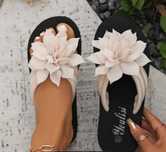 Chinelas florais para mulher