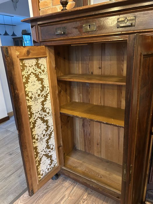 Stara niemiecka bieliźniarka