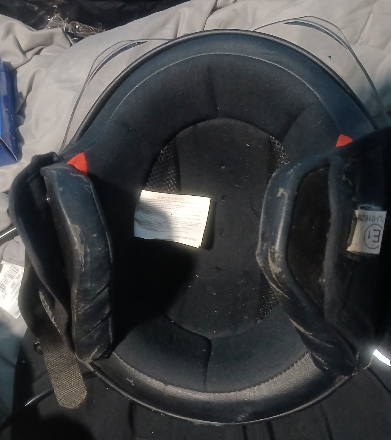 Capacete de mota usado mas em estado considerável