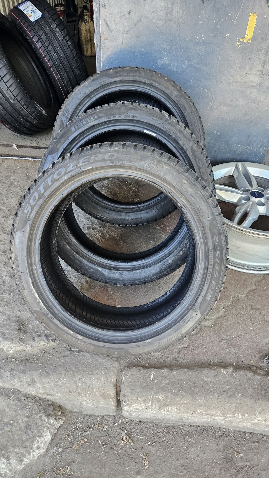 Продам резину 225/45 r18 pirelli sotto sottozero 3