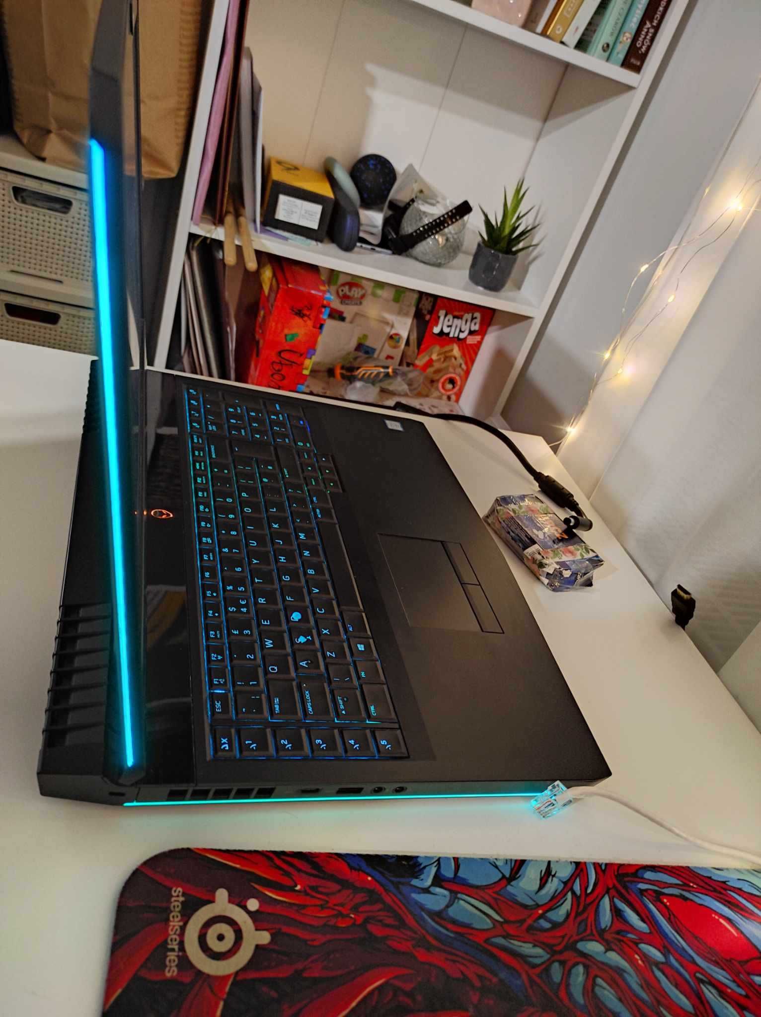 Dell Alienware R4 17, 1080GTX i7-7820HK 32gb RAM DDR4