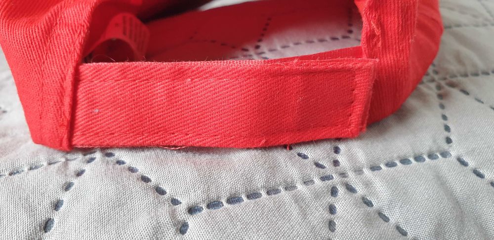 Czapka  damska z daszkiem  rozmiar 53