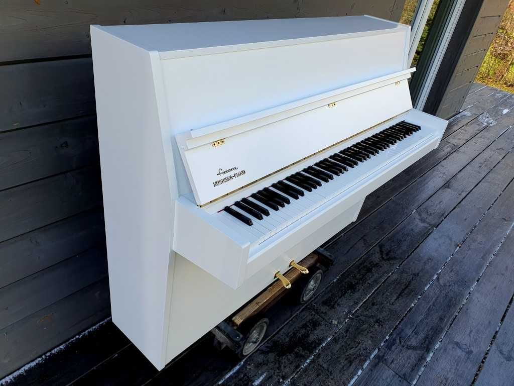 Pianino Nordiska Futura 106,5cm mech. LANGER 1974r BIAŁY MATOWY