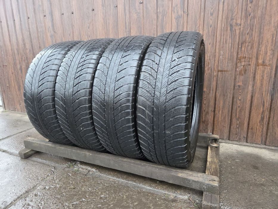 Шини зимові 205/60/r17, Bridgestone Blizzak LM001.