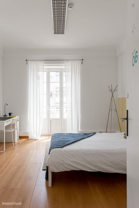 724619 - Quarto com cama de solteiro, com...