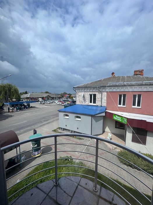 Продам велике комерційне окремостояче приміщення, м Нововолинськ