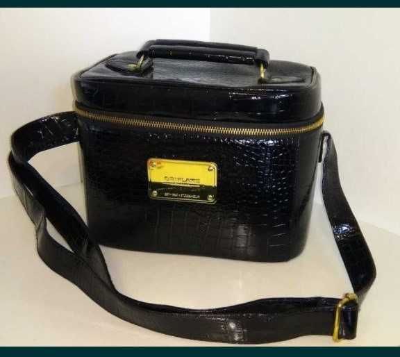 Сумка черная - косметичка (бьюти-кейс)